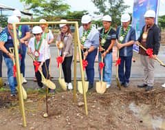NHMFC Vice President Maria Luisa M. Favila (2nd from left) and Acting Corporate Secretary Joshua Emmanuel L. Cariño (4th from right) lead the NHMFC delegation in the triple groundbreaking and construction kick off of 3 Pambansang Pabahay Para sa Pilipino (4PH) projects in the Municipality of Gamu, Roxas and Jones in Isabela Province.